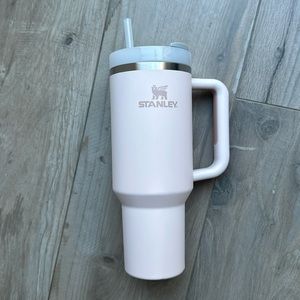 Rose Quartz Stanley 40 oz 💞 (Used)